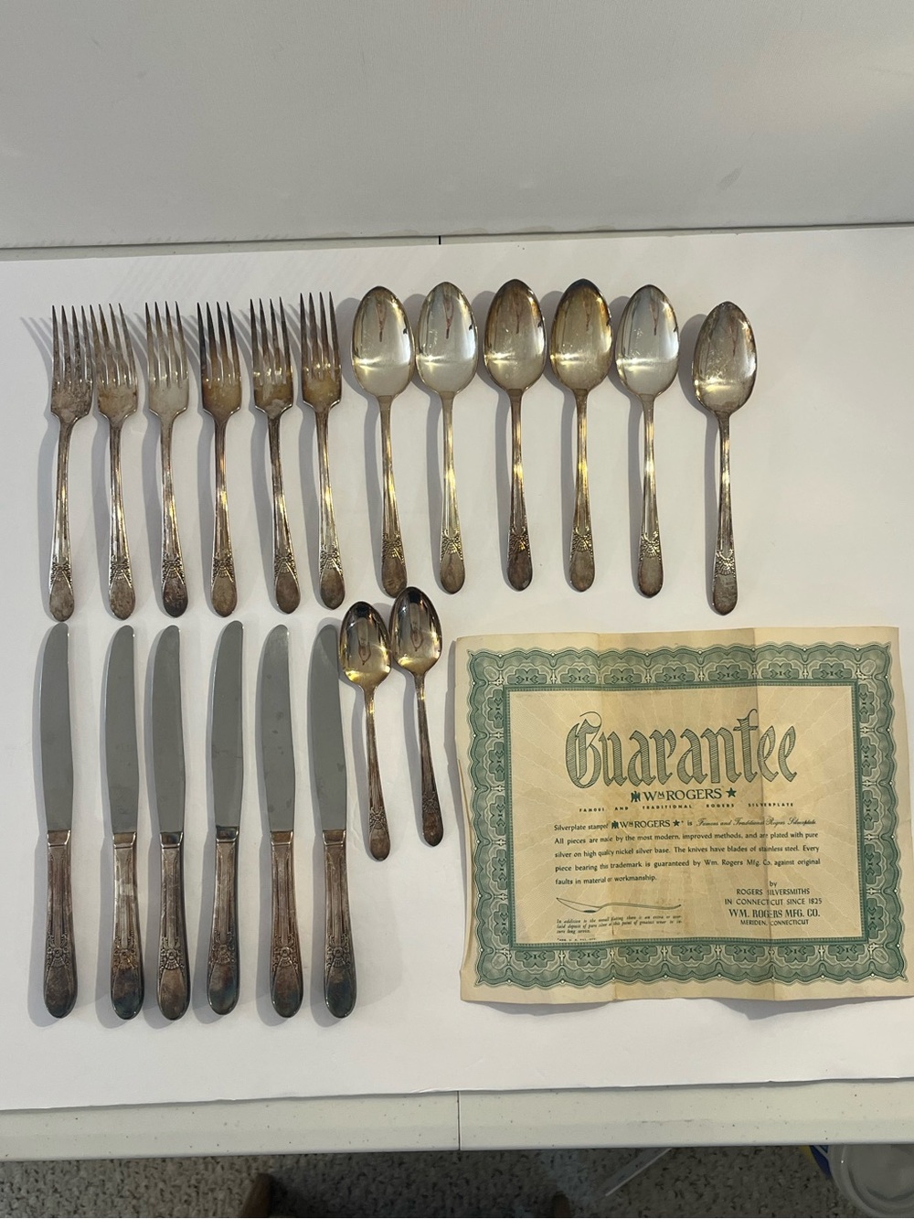 Wm Rogers IS Silver-plated Flatware Set 20 Pieces 1940 Beloved w/Guarantee Paper